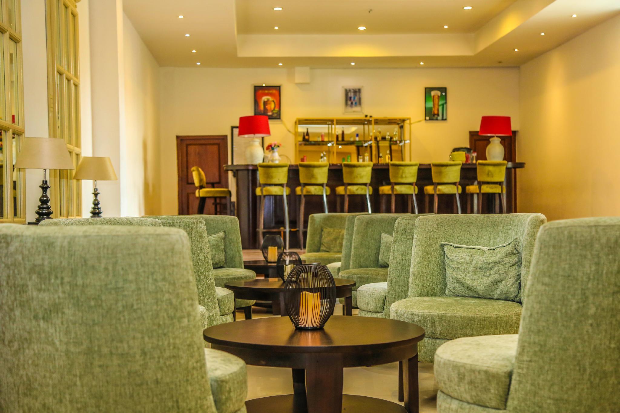 Oak Ray Regency Hotel Kandy Ngoại thất bức ảnh