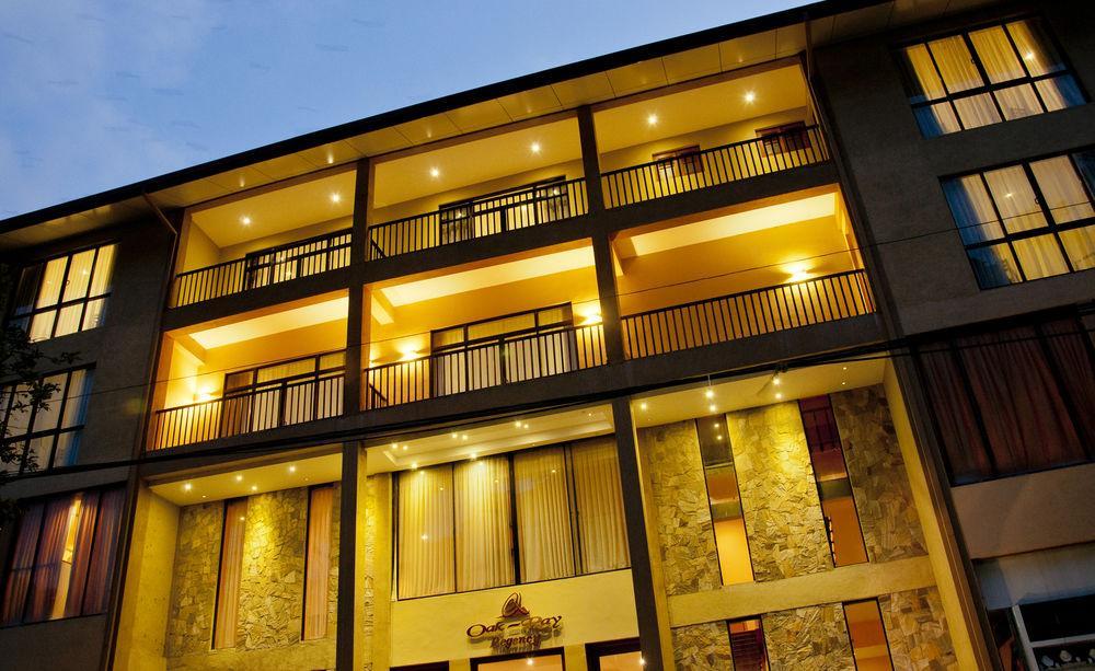 Oak Ray Regency Hotel Kandy Ngoại thất bức ảnh