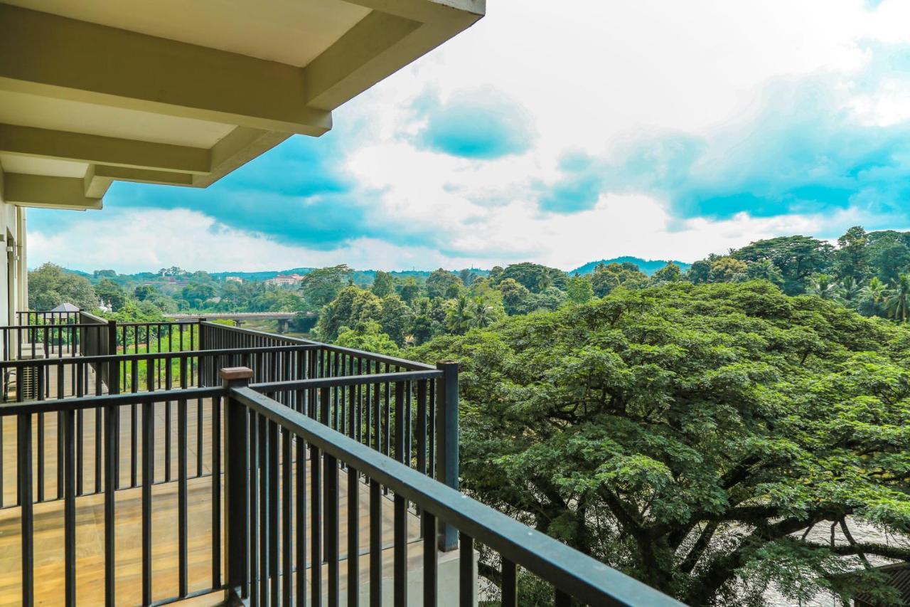 Oak Ray Regency Hotel Kandy Ngoại thất bức ảnh